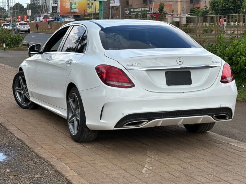 
								Mercedes Benz C200 full									