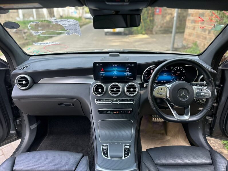 
								Mercedes Benz GLC 300 full									