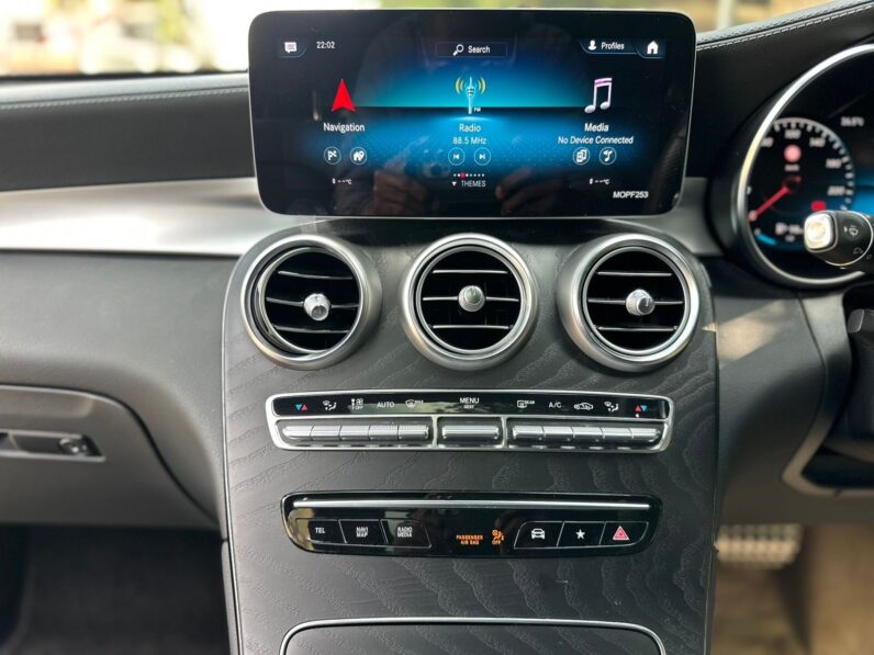 
								Mercedes Benz GLC 300 full									