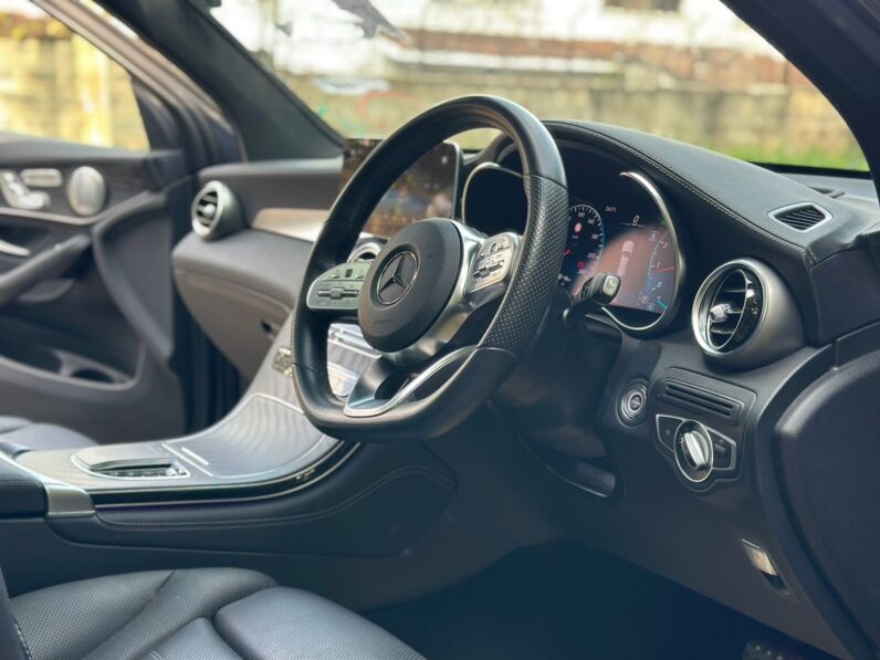 
								Mercedes Benz GLC 300 full									