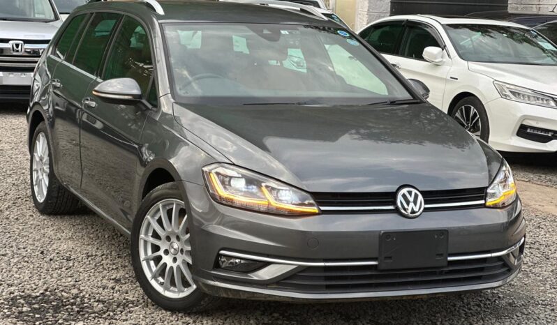 
								Volkswagen Golf full									