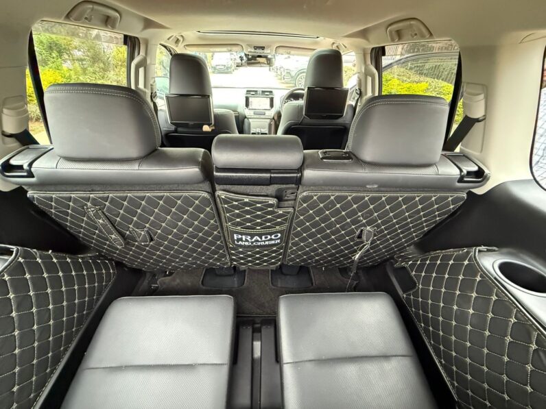 
								Toyota Land Cruiser Prado TX-L full									