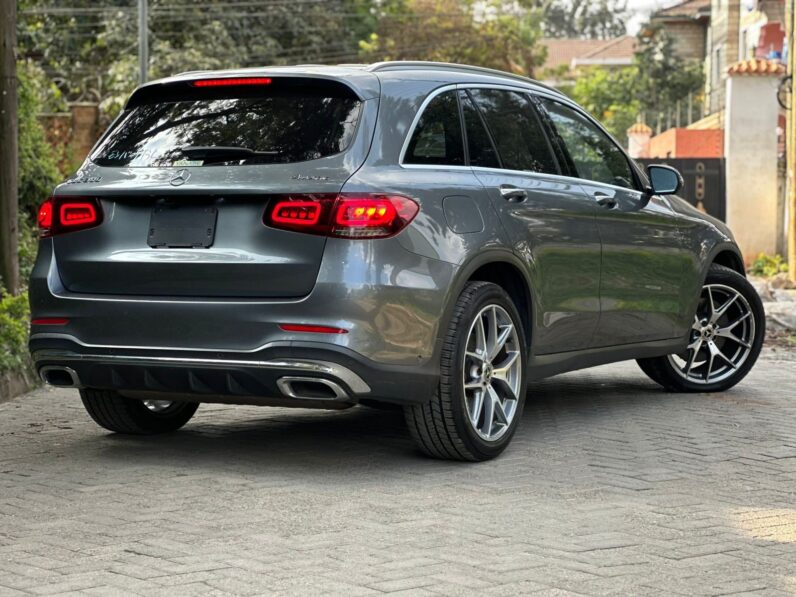 
								Mercedes Benz GLC 300 full									