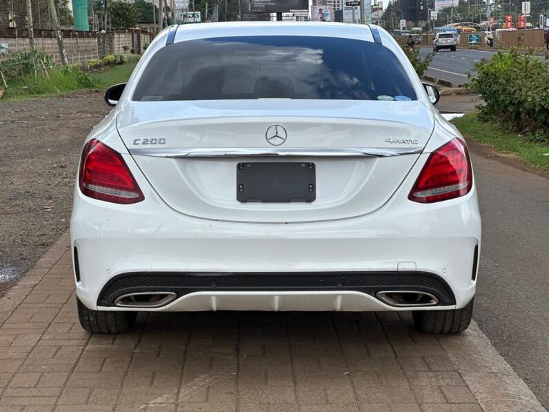 
								Mercedes Benz C200 full									