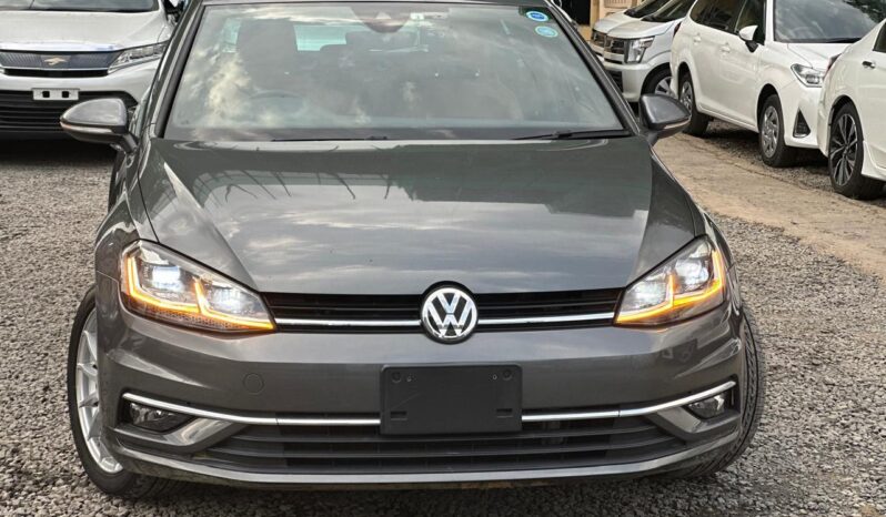 
								Volkswagen Golf full									