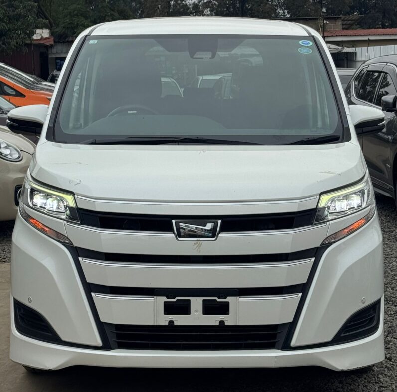 
								Toyota Noah full									