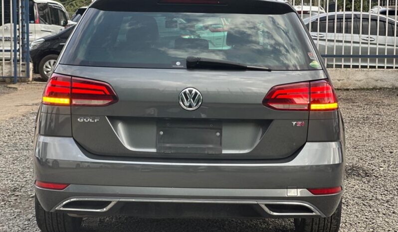 
								Volkswagen Golf full									