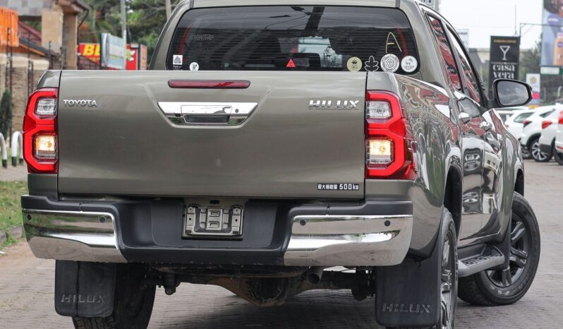 
								Toyota Hilux full									
