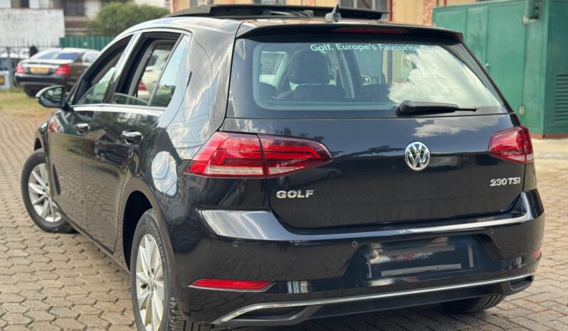 
								Voxwagen Golf full									