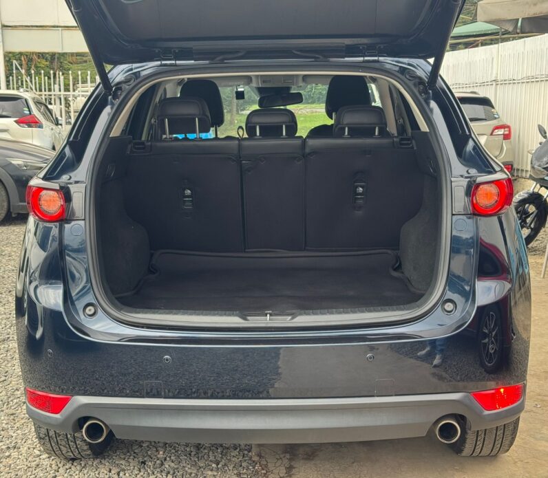 
								Mazda CX-5 full									