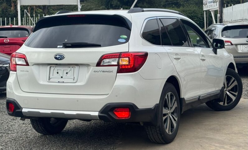 
								Subaru Outback full									