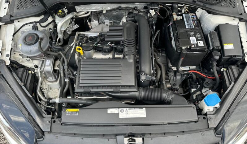 
								Voxwagen Golf TSI full									