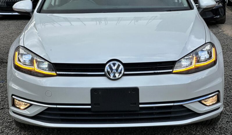 
								Voxwagen Golf TSI full									