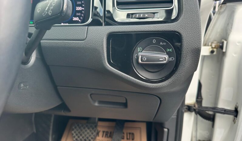 
								Voxwagen Golf TSI full									