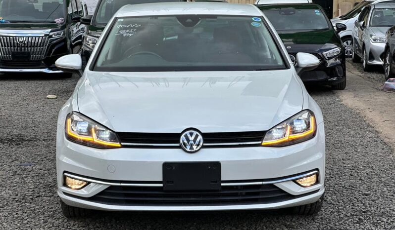 
								Voxwagen Golf TSI full									