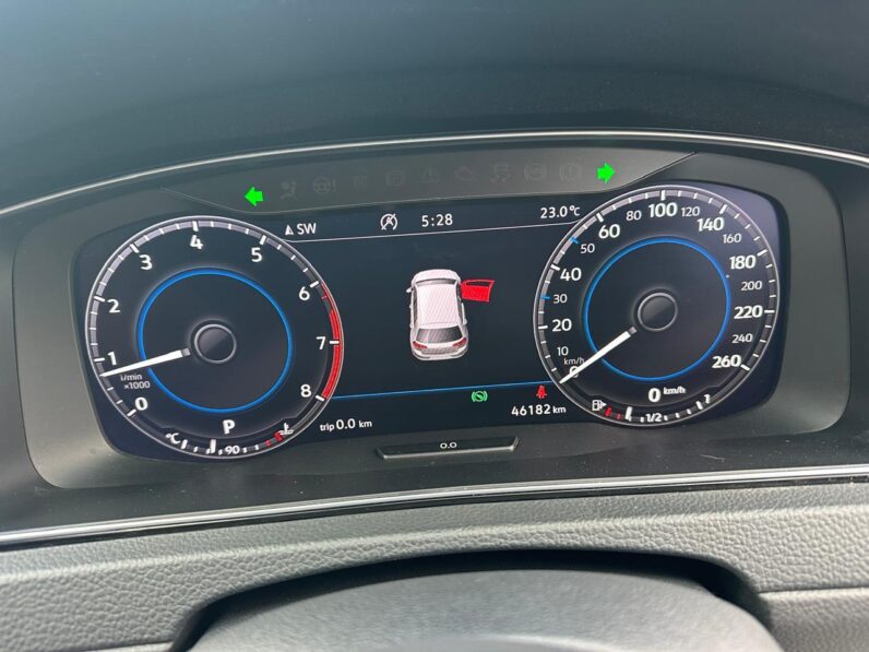 
								Voxwagen Golf TSI full									