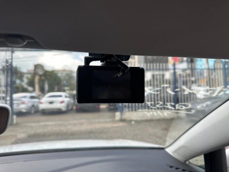 
								Voxwagen Golf TSI full									