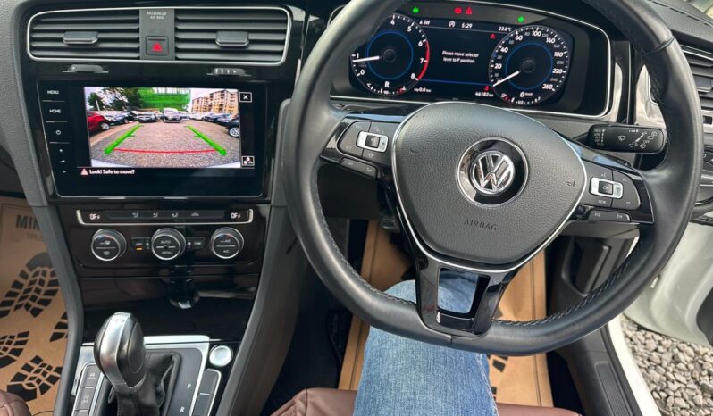 
								Voxwagen Golf TSI full									