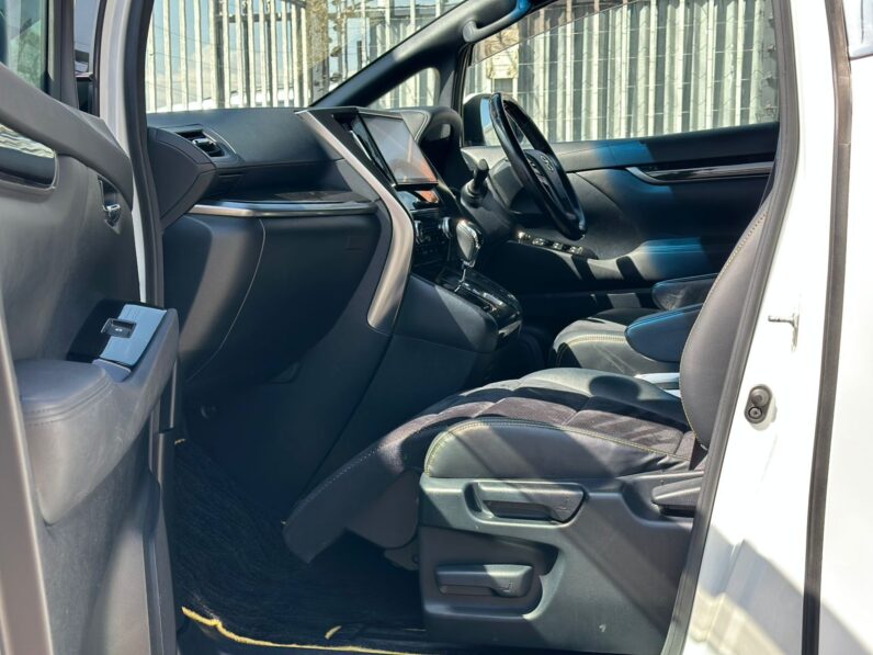 
								Toyota Vellfire full									