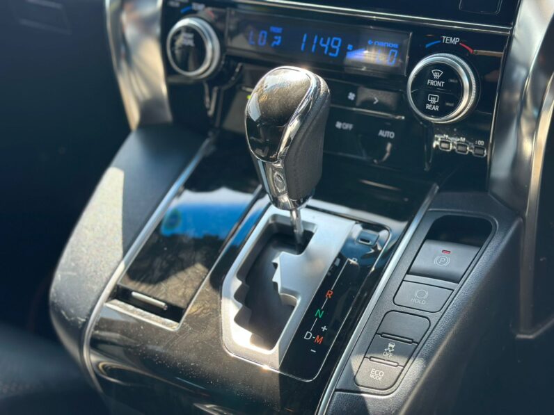 
								Toyota Vellfire full									