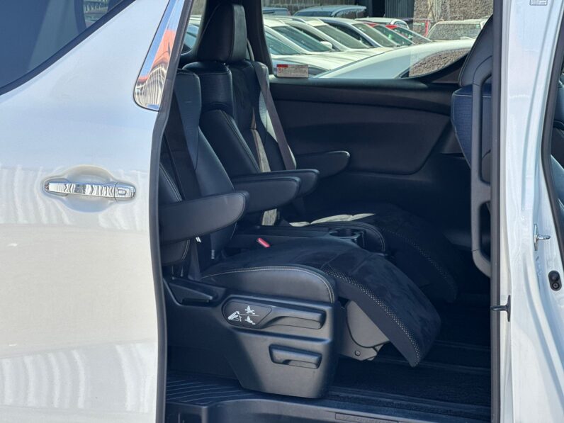 
								Toyota Vellfire full									