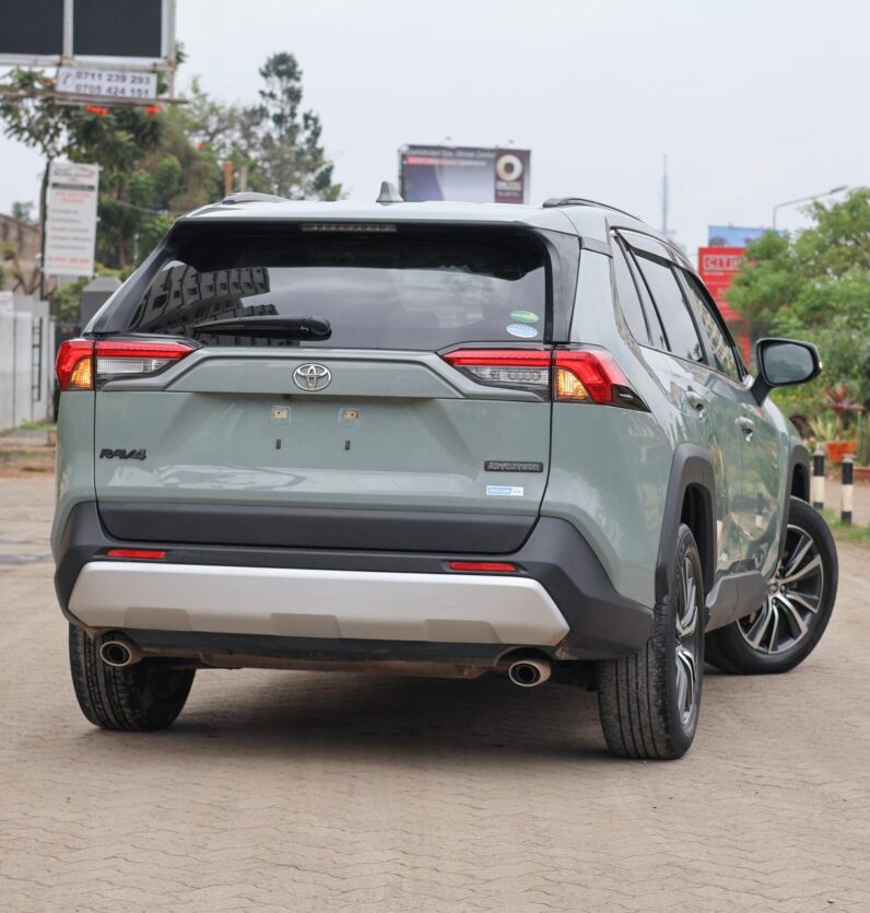 
								Toyota Rav4 adventure full									