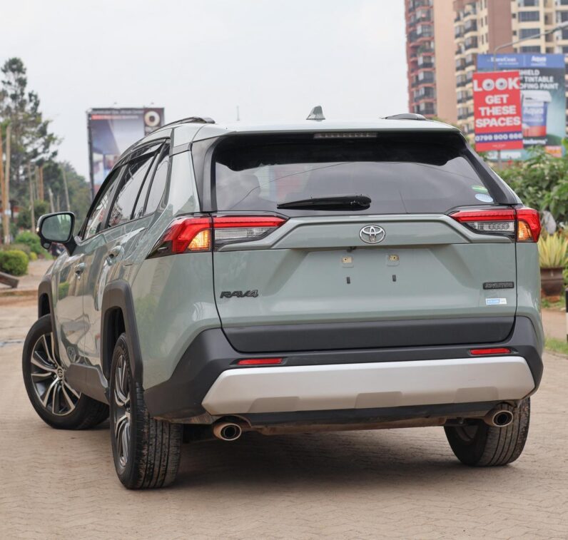 
								Toyota Rav4 adventure full									