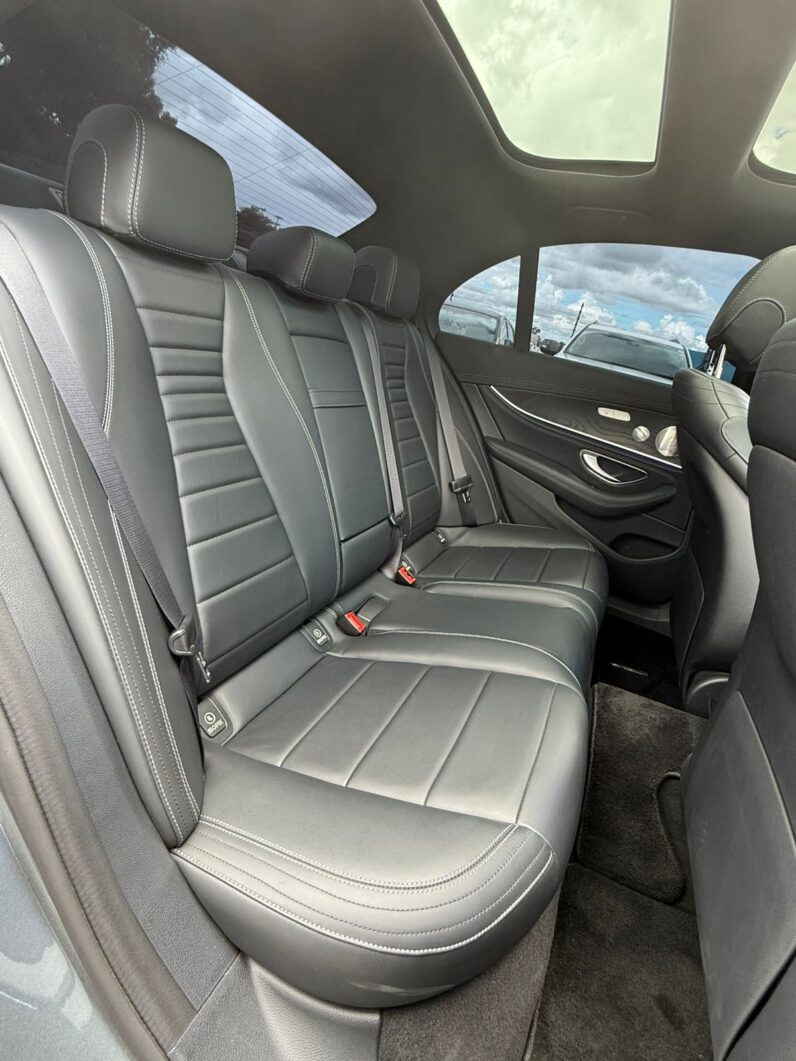 
								Mercedes Benz E250 full									