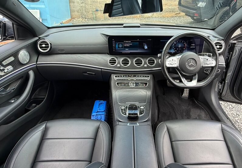 
								Mercedes Benz E250 full									