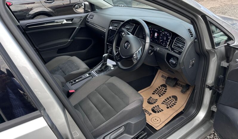 
								Volkswagen Golf Tsi full									