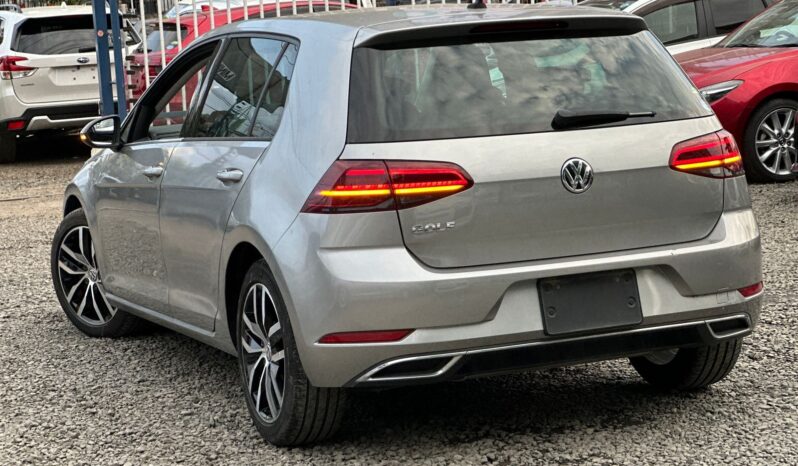 
								Volkswagen Golf Tsi full									