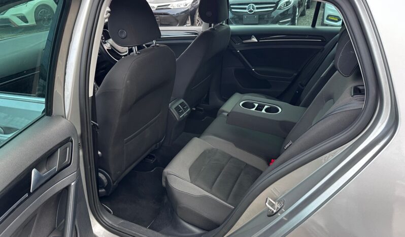 
								Volkswagen Golf Tsi full									