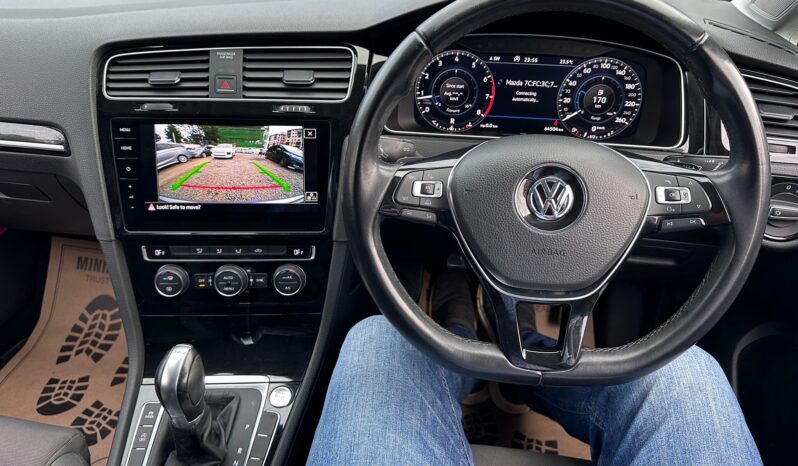 
								Volkswagen Golf Tsi full									