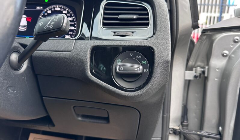 
								Volkswagen Golf Tsi full									