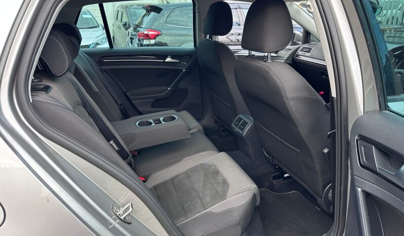 
								Volkswagen Golf Tsi full									