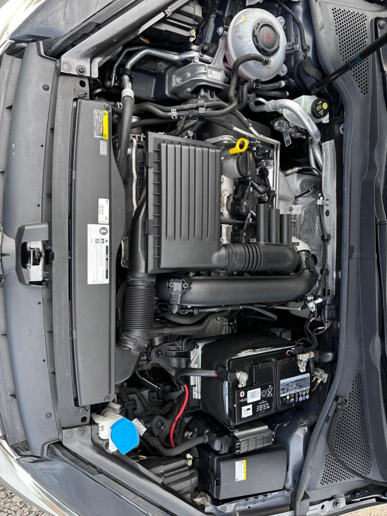 
								Volkswagen Golf Tsi full									