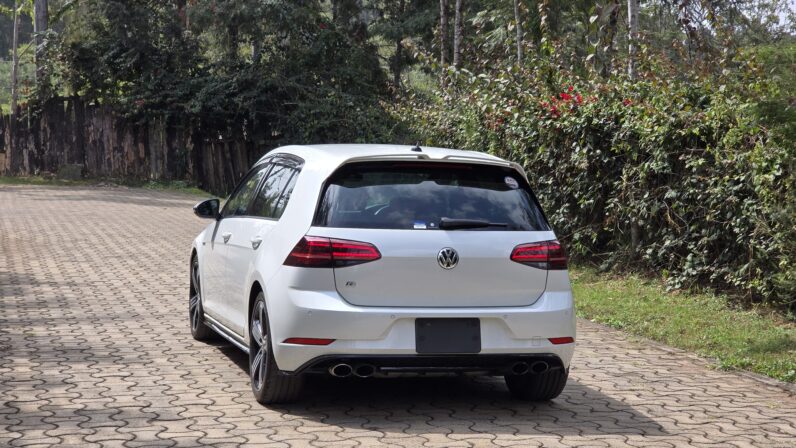 
								Voxwagen Golf R full									