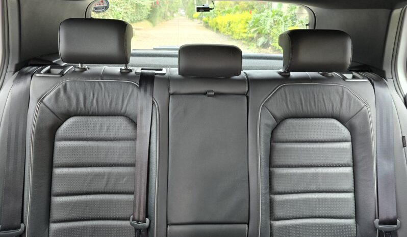 
								Voxwagen Golf R full									