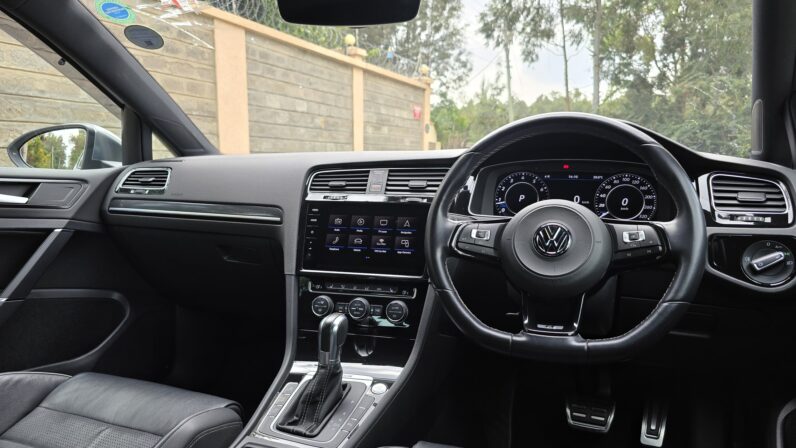 
								Voxwagen Golf R full									