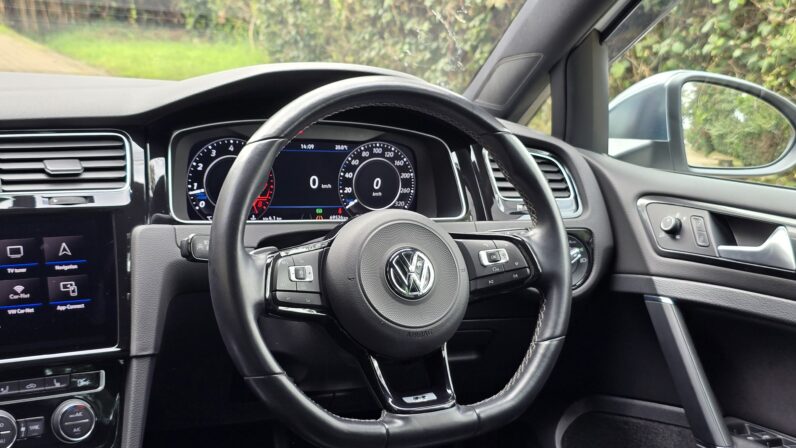 
								Voxwagen Golf R full									