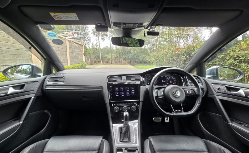 
								Voxwagen Golf R full									