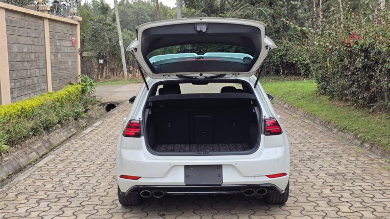 
								Voxwagen Golf R full									