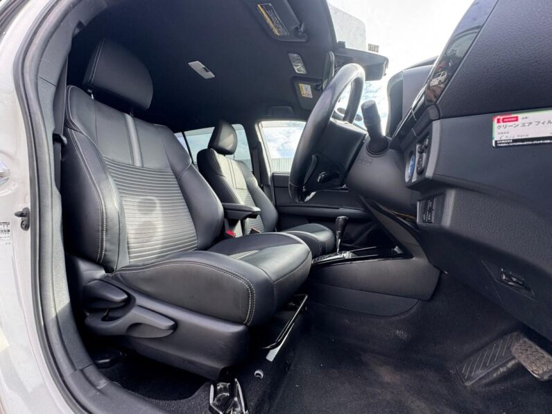 
								Toyota Fielder WxB full									