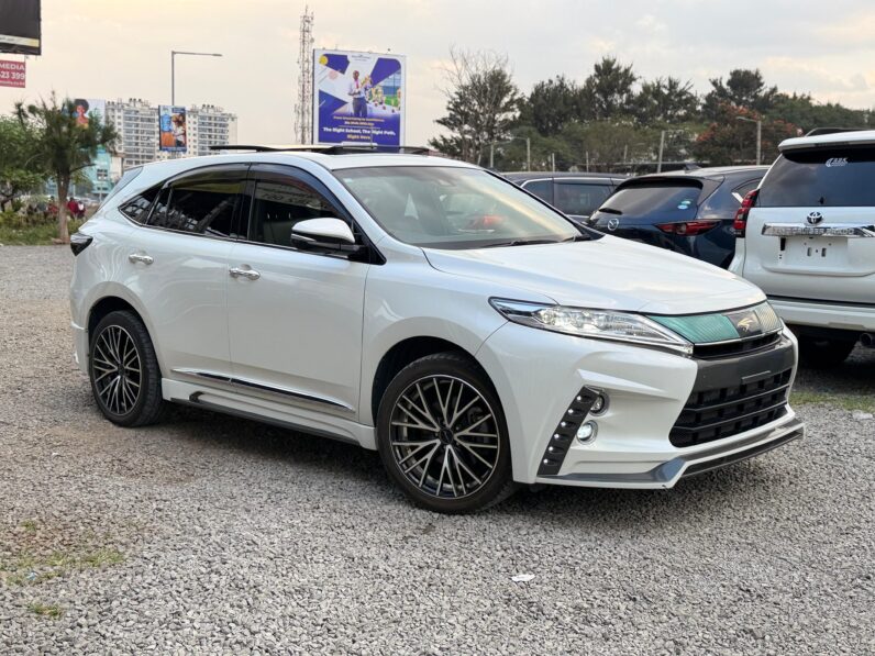 
								Toyota Harrier full									