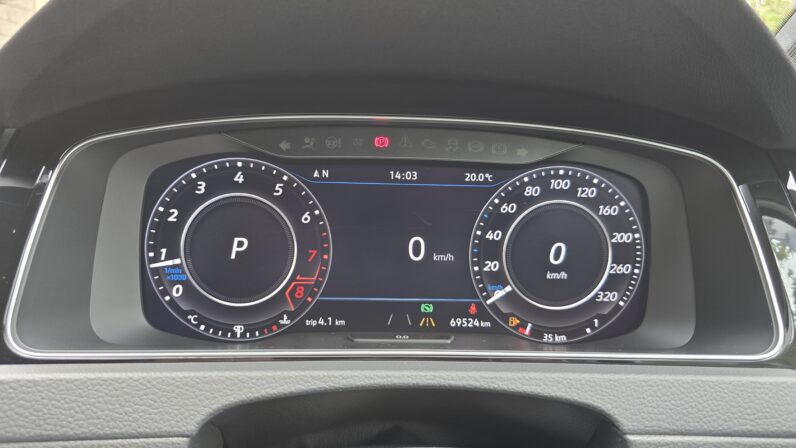 
								Voxwagen Golf R full									