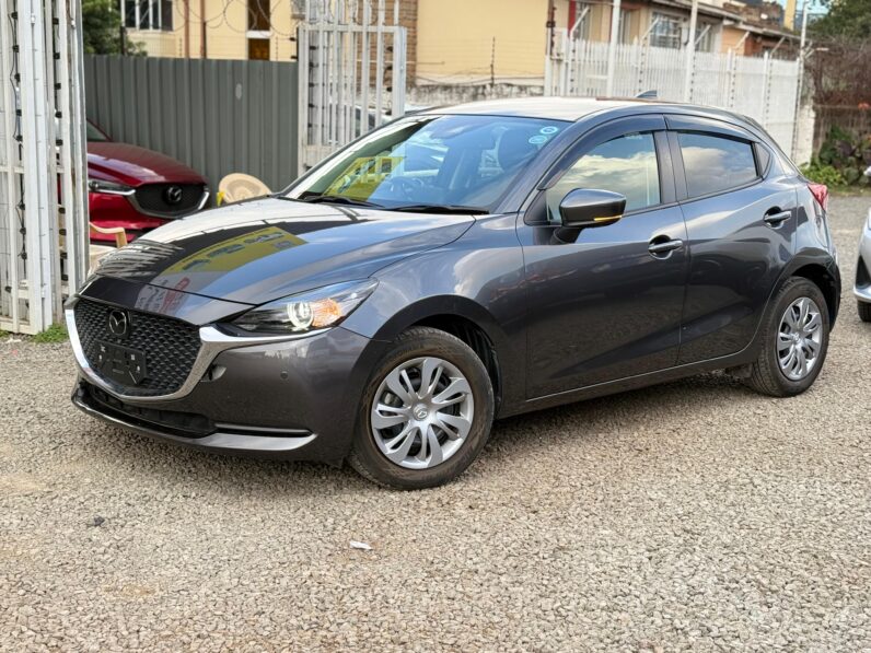 
								Mazda 2 full									