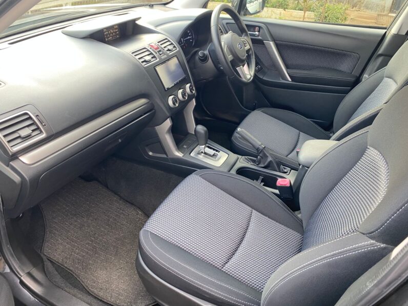 
								Subaru Forester full									