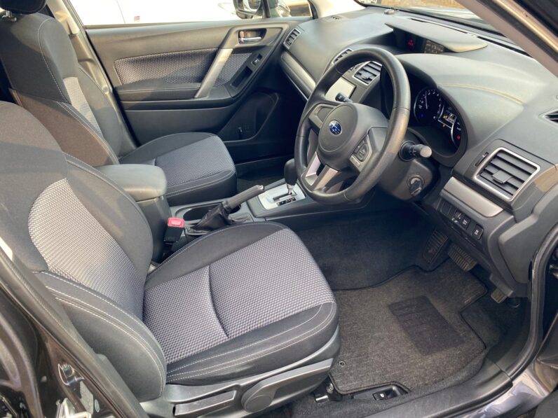 
								Subaru Forester full									