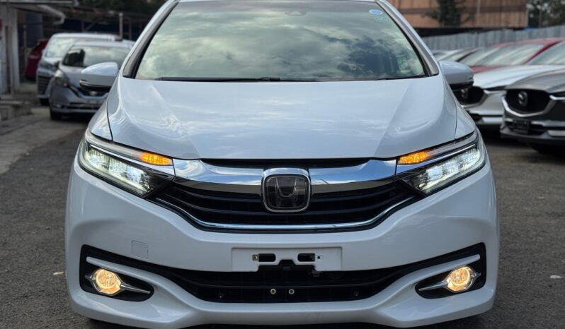 
								Honda Fit Shuttle full									