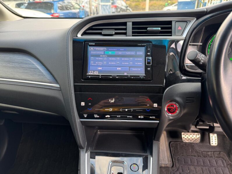 
								Honda Fit Shuttle full									